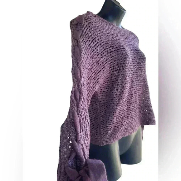 JOLT women’s crochet knit purple sweater with thick lace along the arm sz S used - Picture 4 of 8